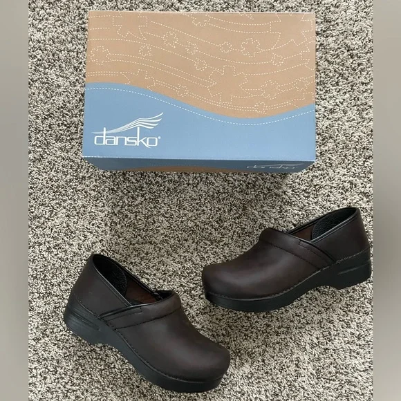 Dansko antique brown. Women’s size 37. New in box - Picture 1 of 5